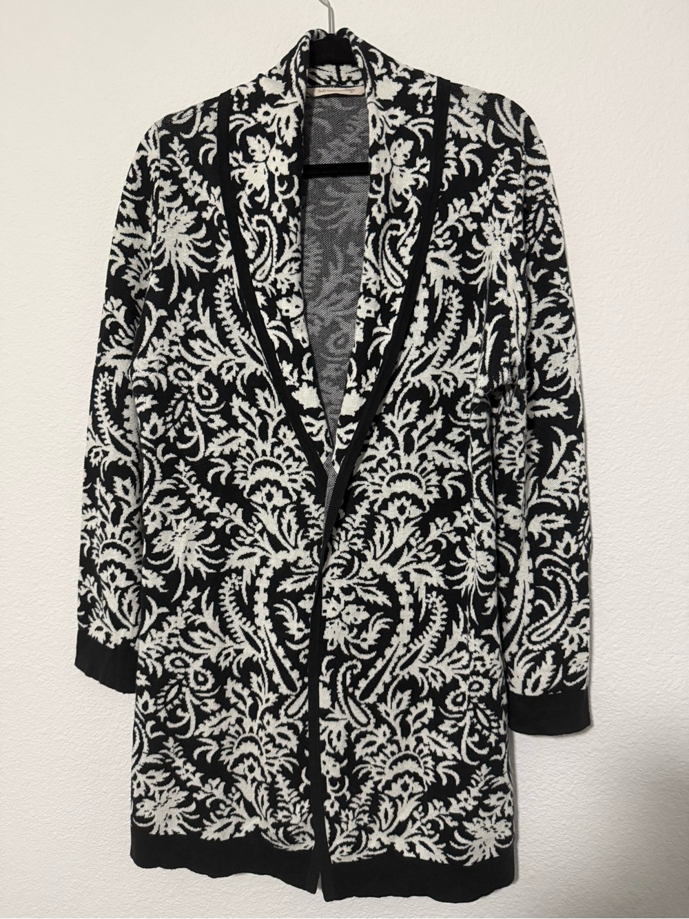 Soft Surroundings Black and White Floral Knit Cardigan S1